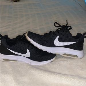 Black Nike Air Max